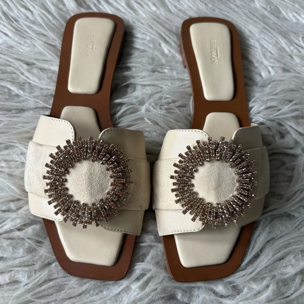 Alexandre Birman Cream Leather Crystal Round Buckle Slide Sandals
